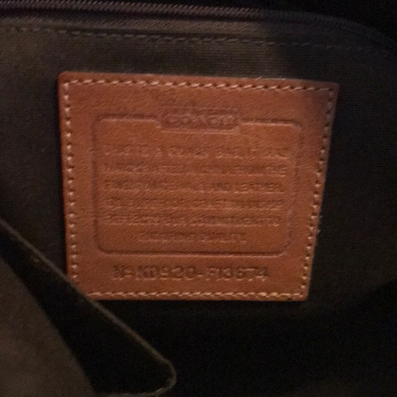 Signature Coach Bag - Picture 2 of 8